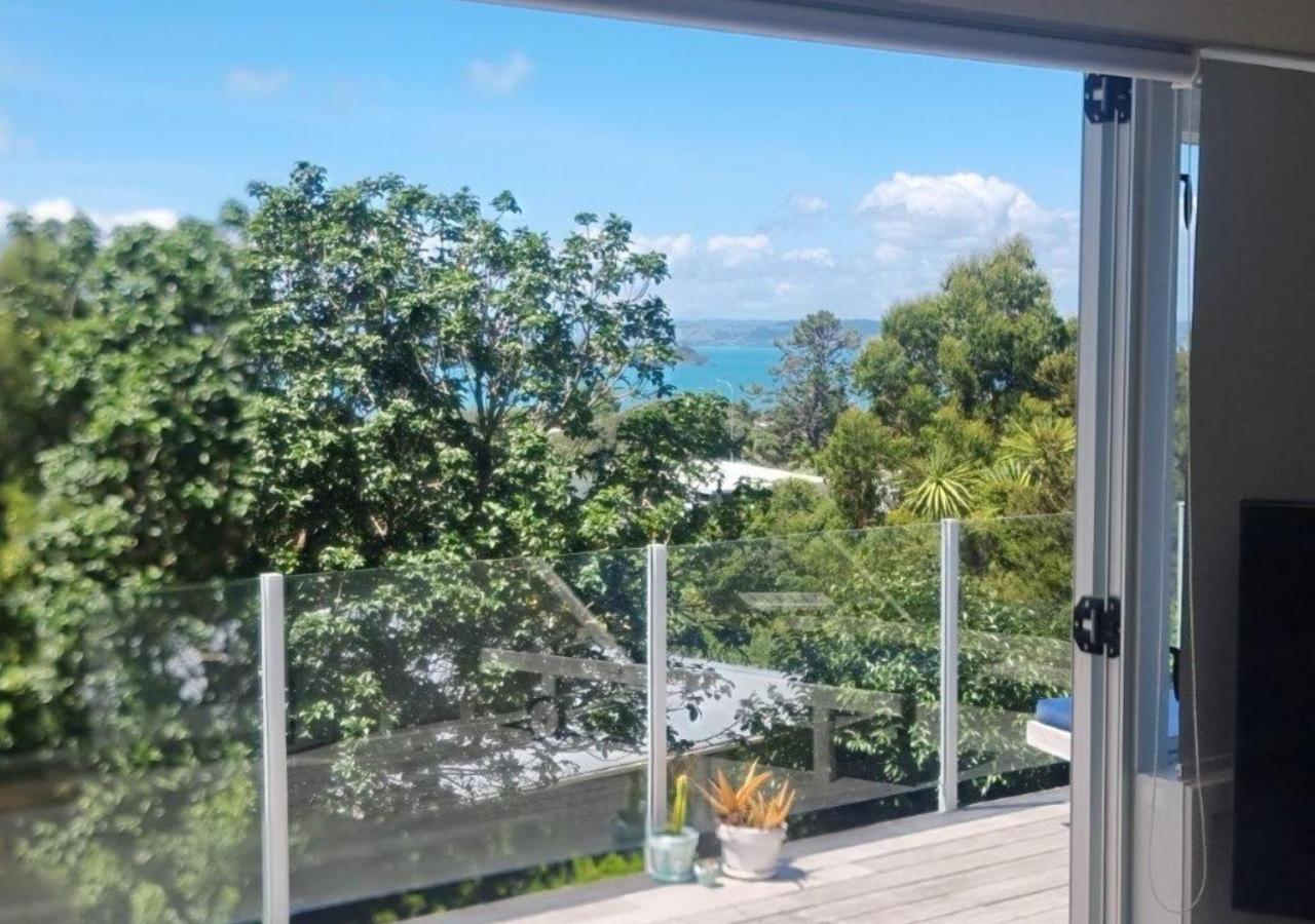Tiri Cottage - Sea Views In Oneroa By Waiheke Unlimited Waiheke Island Bagian luar foto