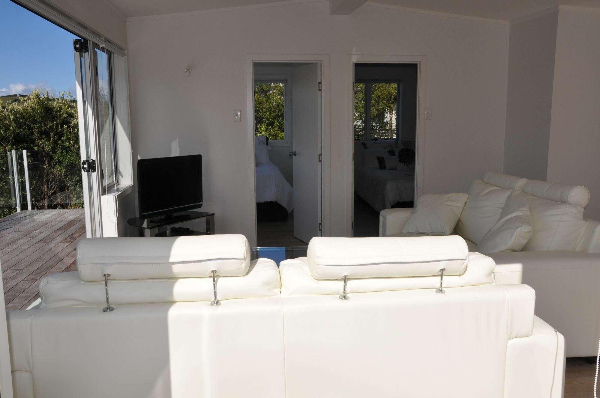 Tiri Cottage - Sea Views In Oneroa By Waiheke Unlimited Waiheke Island Bagian luar foto